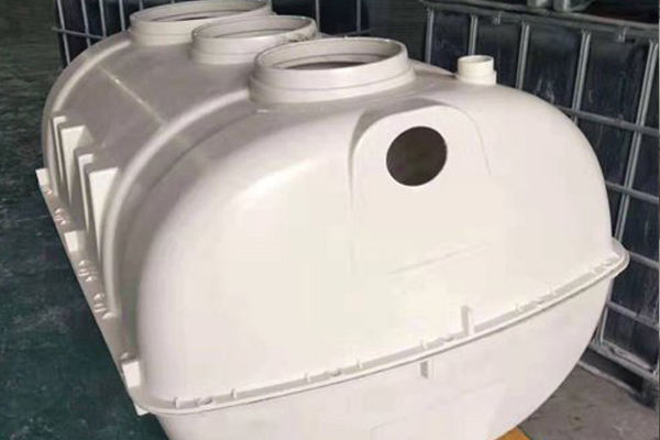 模压化粪池的使用对农村EVO视讯起到全方位的保护