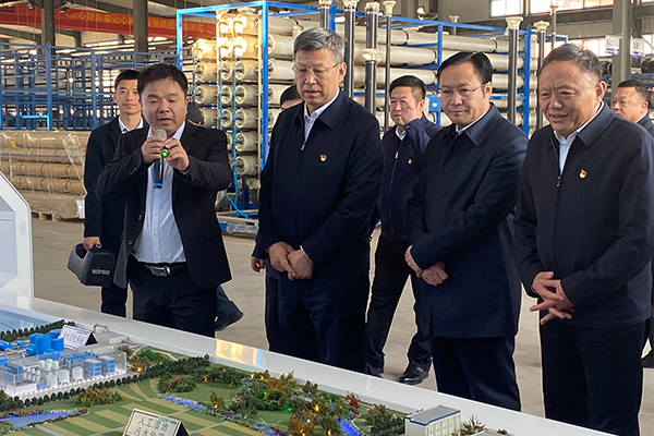 赤峰市党政考察团莅临辽宁EVO视讯EVO视讯产业集团有限公司进行参观考察