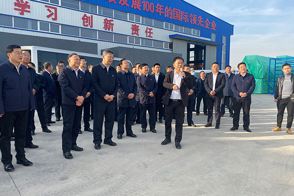 赤峰市党政考察团莅临辽宁EVO视讯EVO视讯产业集团有限公司进行参观考察